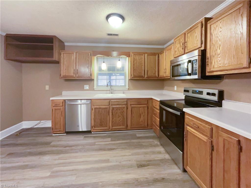 2916 Millwheel Road Pfafftown, NC 27040 - Photo 8 of 17 Gallery Image 8