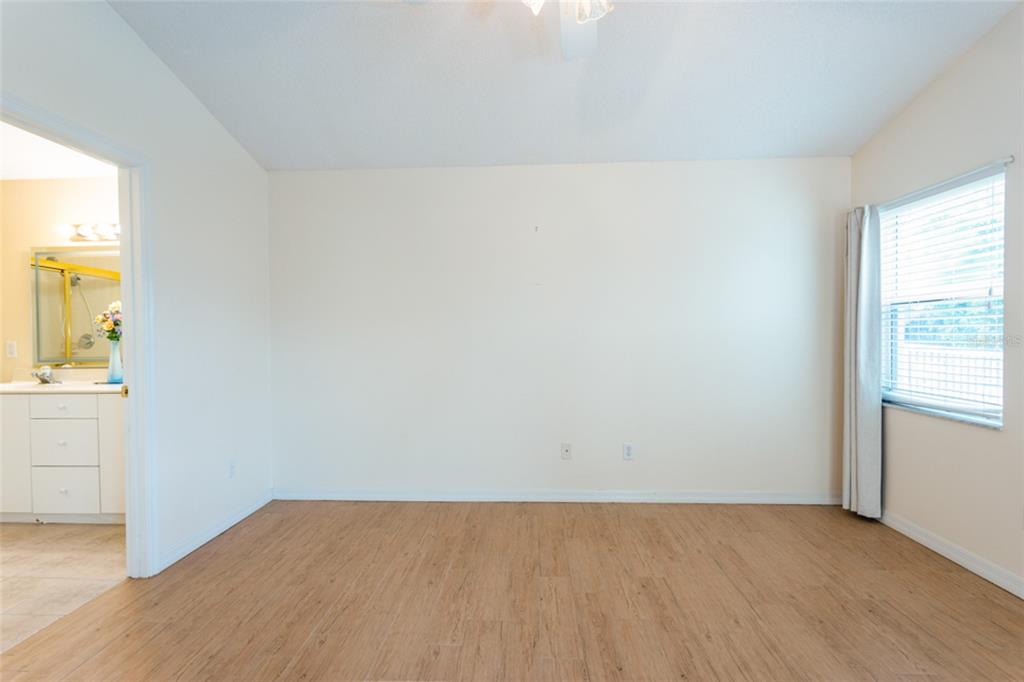21 Comanche Court Palm Coast, FL 32137 - Photo 25 of 50 an empty room with a window