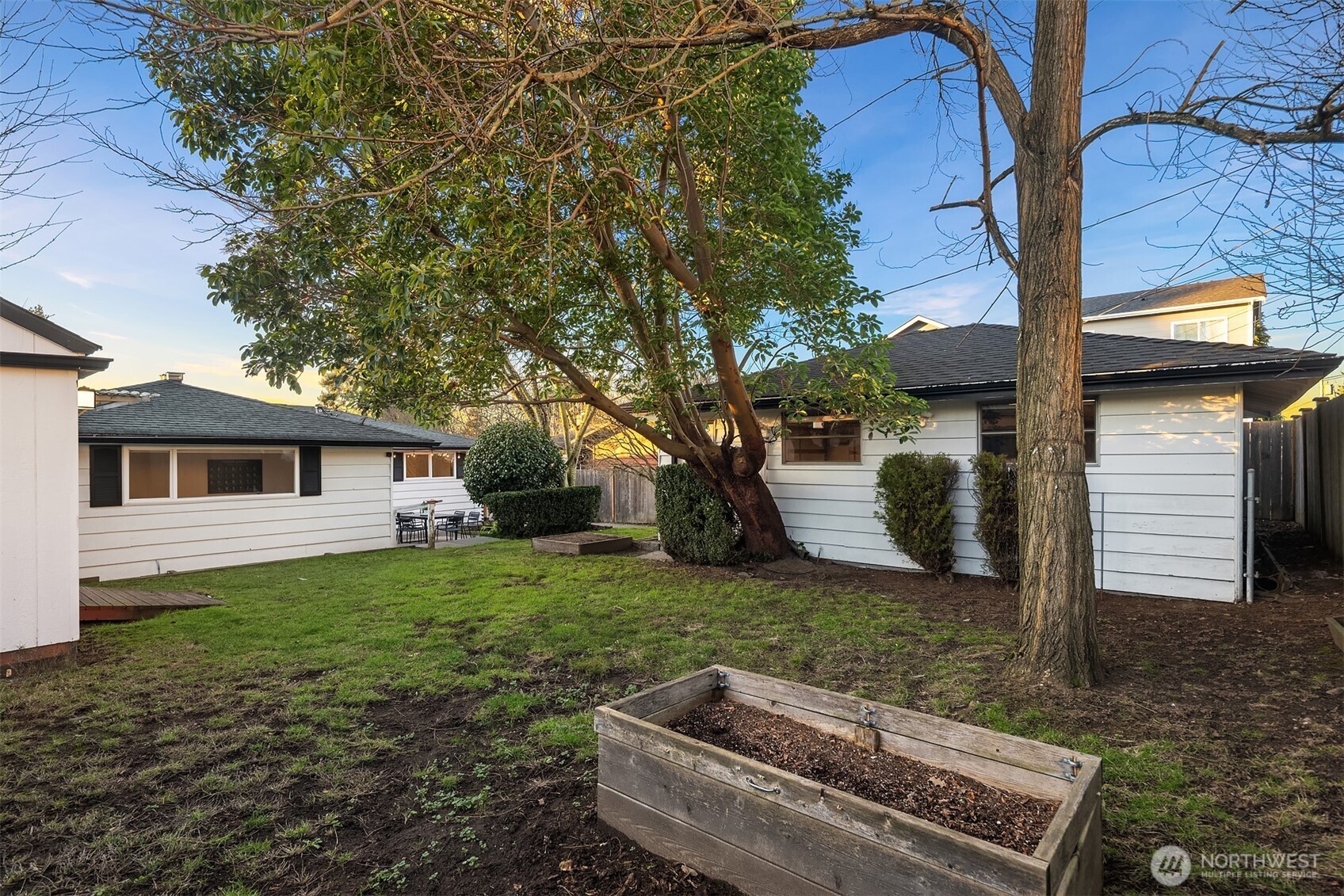 8818 22nd Avenue Southwest Seattle, WA 98106 - Photo 27 of 36