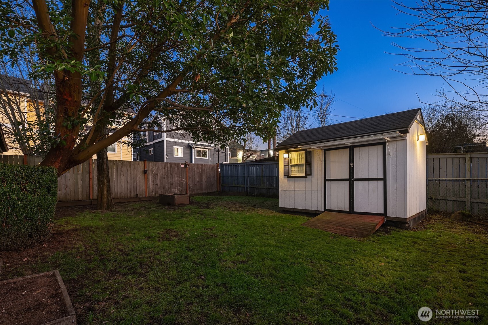 8818 22nd Avenue Southwest Seattle, WA 98106 - Photo 28 of 36