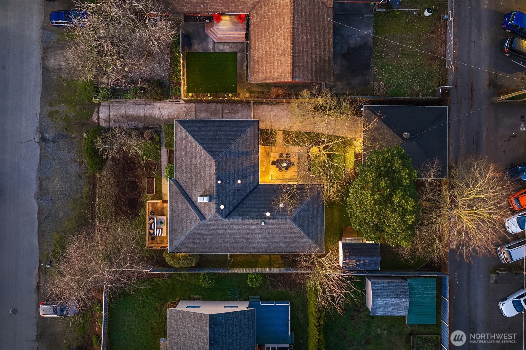 8818 22nd Avenue Southwest Seattle, WA 98106 - Photo 32 of 36