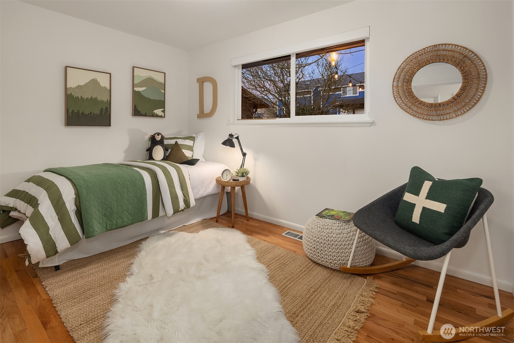 8818 22nd Avenue Southwest Seattle, WA 98106 - Photo 8 of 36