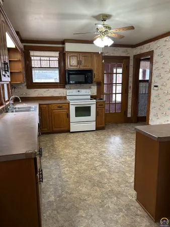 $239,900 | 1513 Rural Street, Emporia, KS 66801