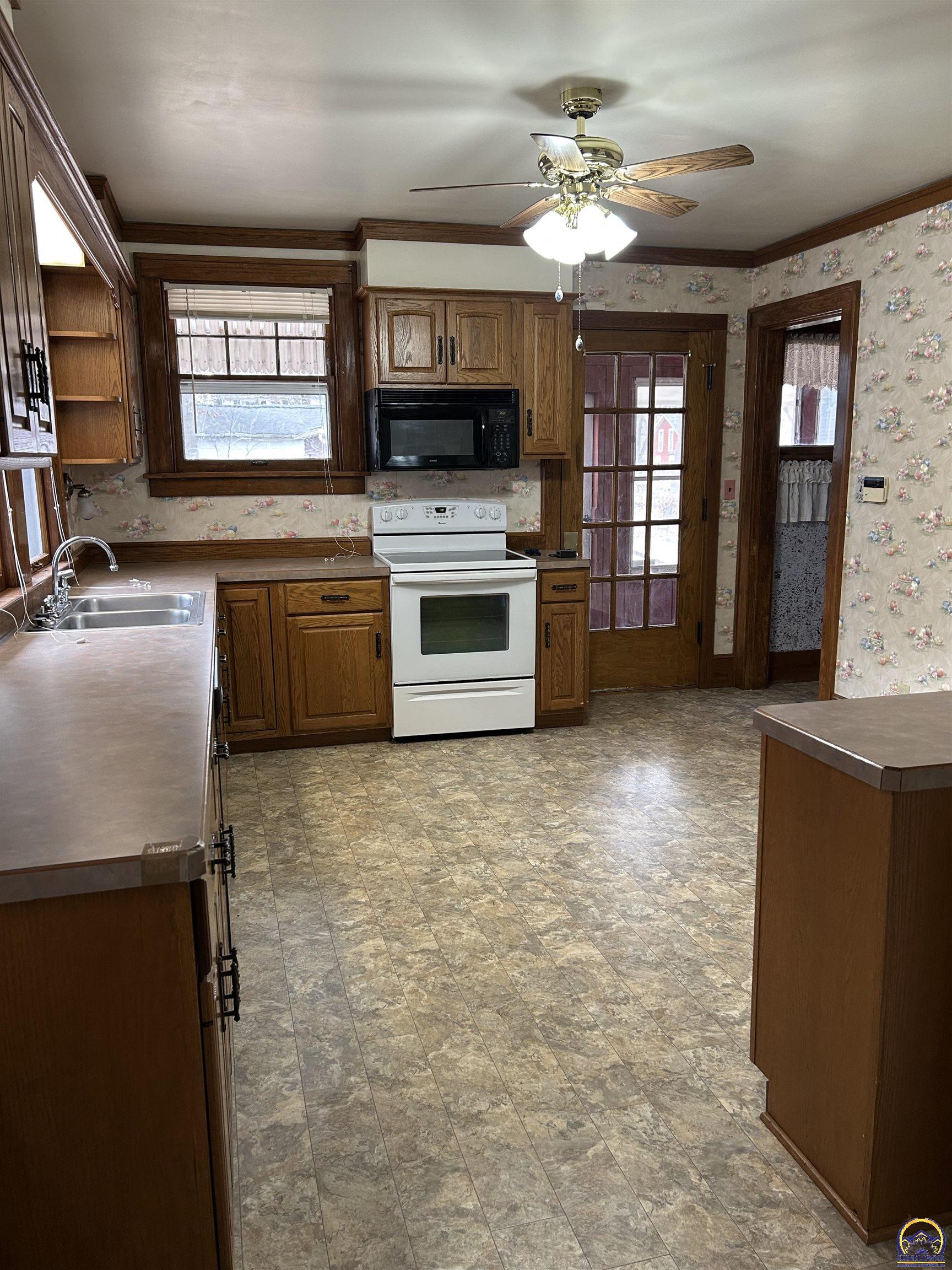 1513 Rural Street Emporia, KS 66801 - Photo 15 of 29