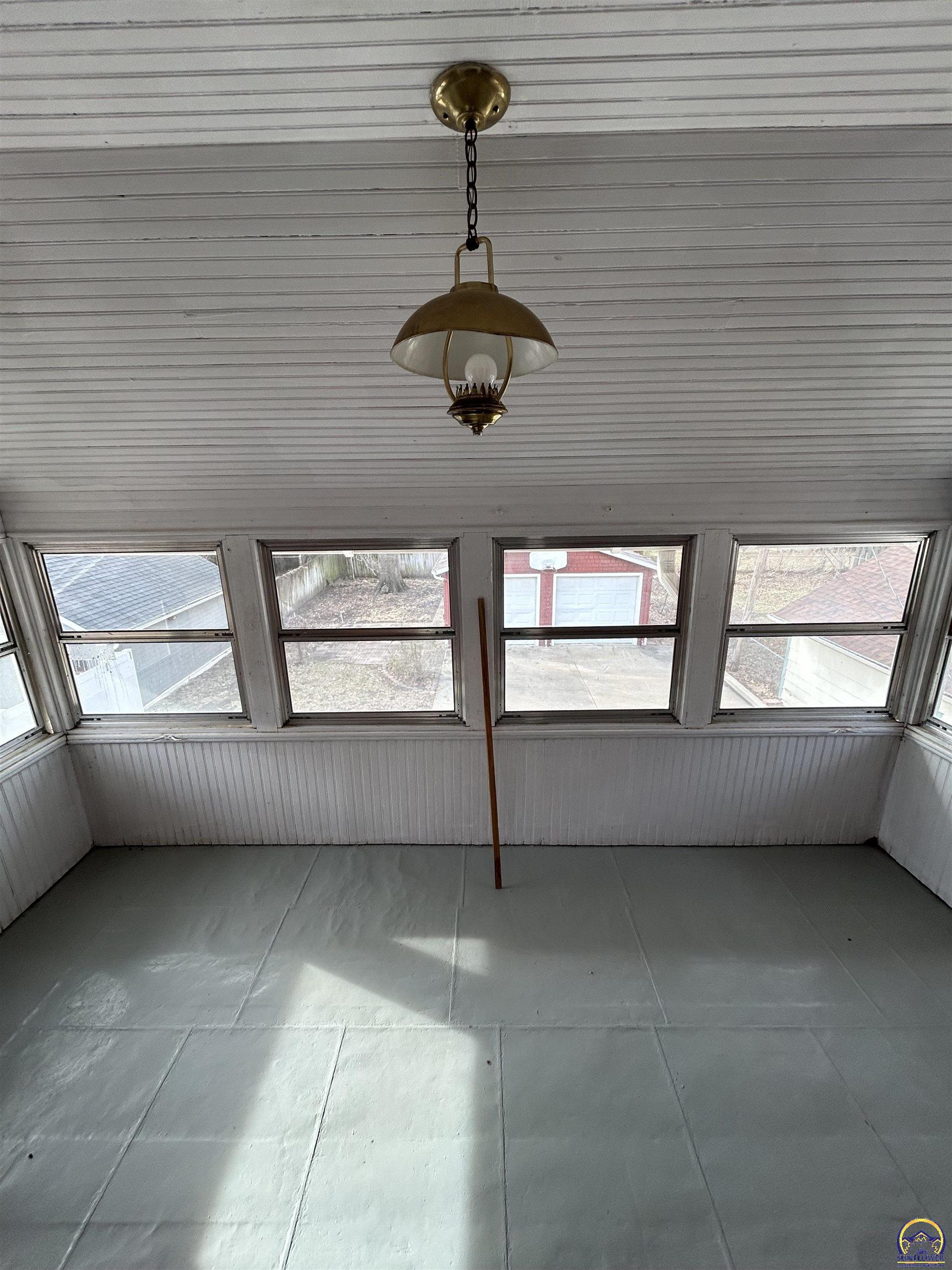 1513 Rural Street Emporia, KS 66801 - Photo 27 of 29 Upstairs sunroom