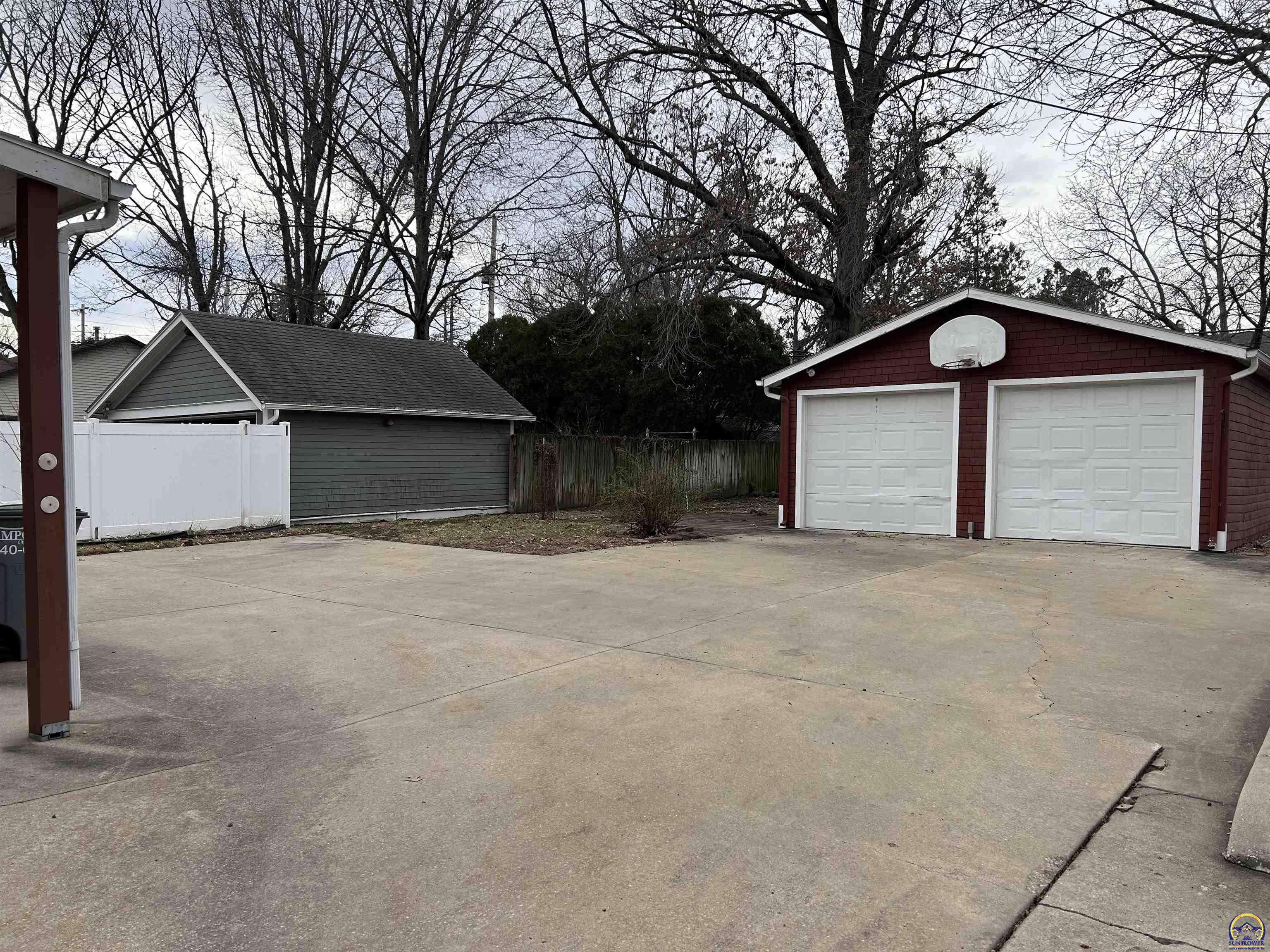 1513 Rural Street Emporia, KS 66801 - Photo 6 of 29