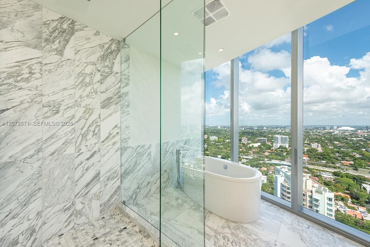 175 Southeast 25th Road, Unit 3504 Miami, FL 33129 - Photo 16 of 43 Gallery Image 16