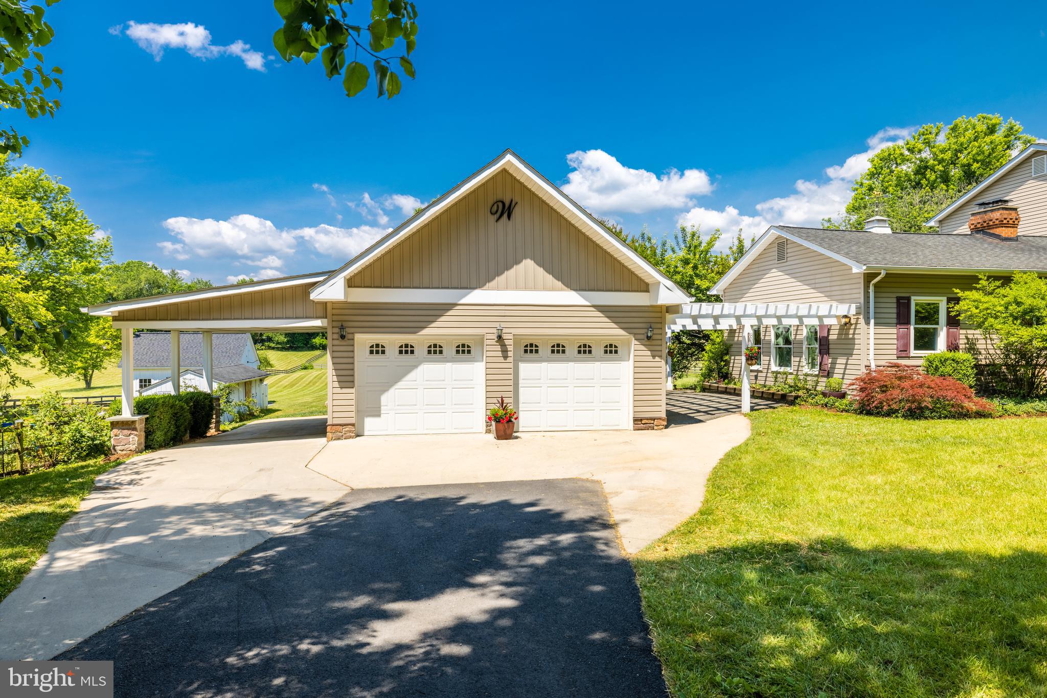 39273 Rodeffer Road Lovettsville, VA 20180 - Photo 4 of 107 Gallery Image 4