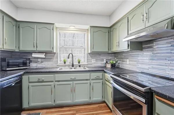 $315,000 | 1505 Emerald Circle, Kearney, MO 64060