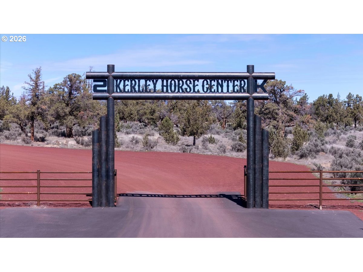 11997 Southwest Cornett Loop Powell Butte, OR 97753 - Photo 2 of 37