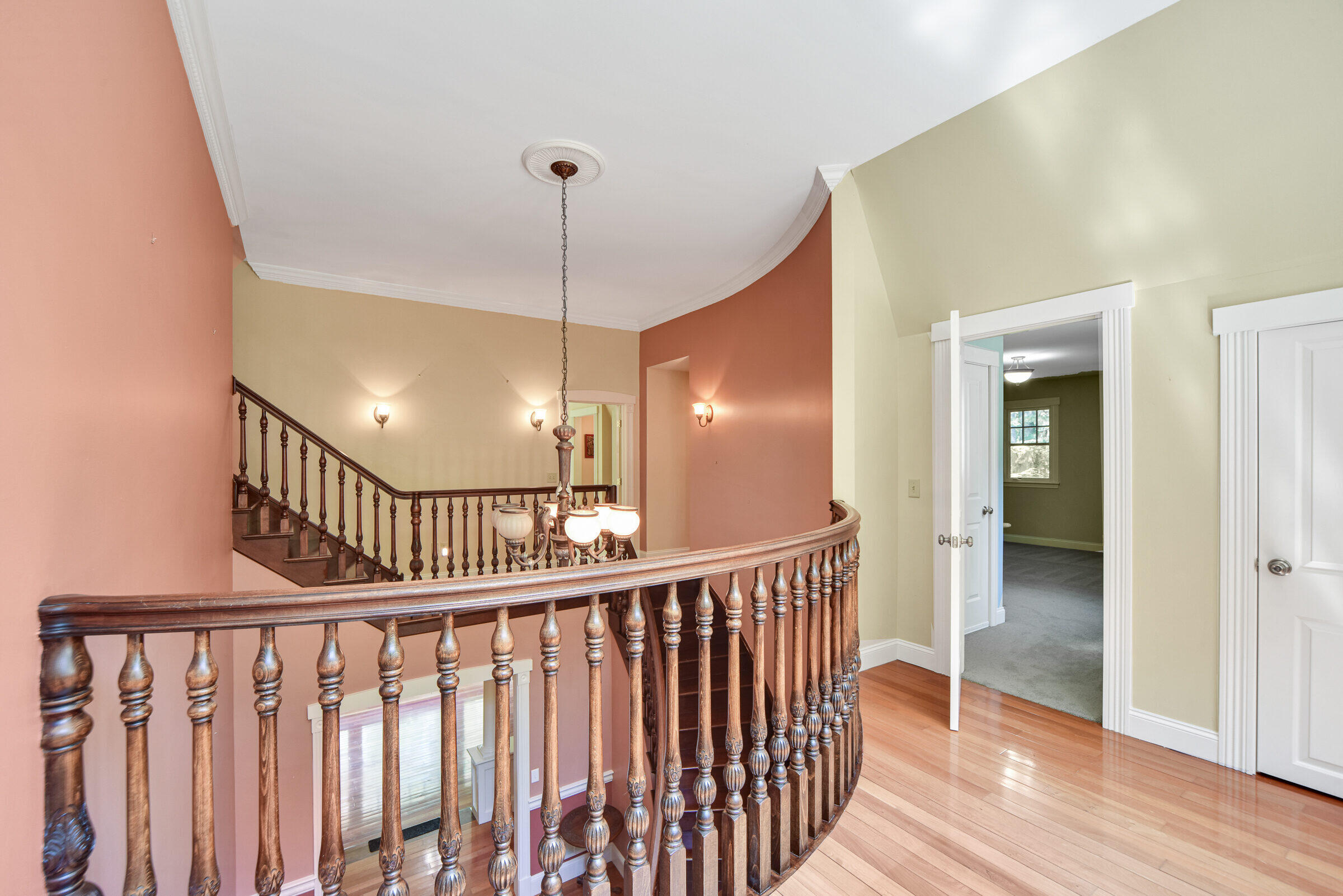 8 Spruce Point Road Kittery, ME 03904 - Photo 21 of 74 8 Spruce Point Rd Kittery Foyer Upstairs