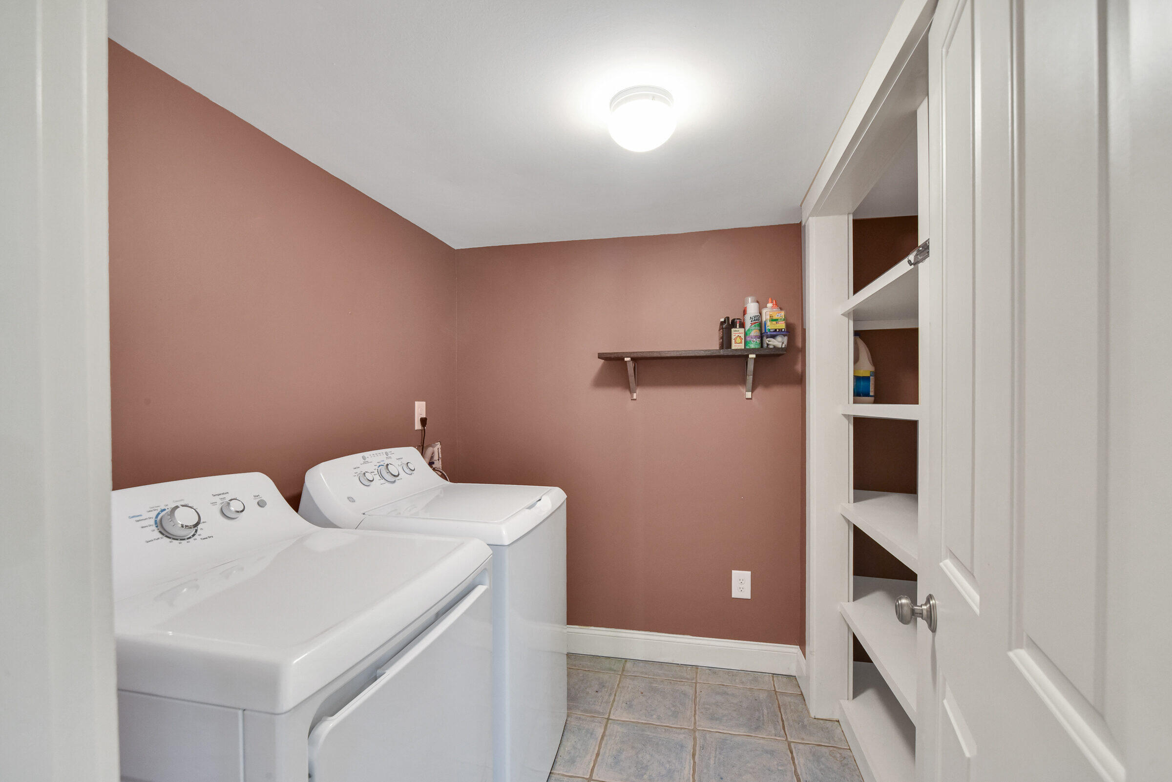 8 Spruce Point Road Kittery, ME 03904 - Photo 68 of 74 8 Spruce Point Rd Kittery Basement Laund