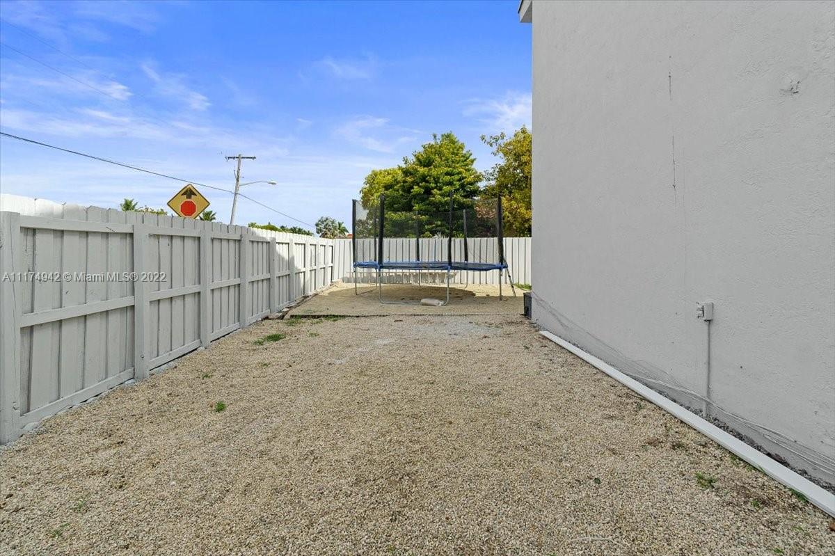 10975 Southwest 38th Terrace Miami, FL 33165 - Photo 21 of 21 a view of a backyard