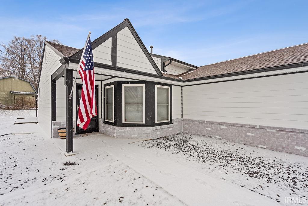 1206 Blue Jay Drive Greentown, IN 46936 - Photo 1 of 24