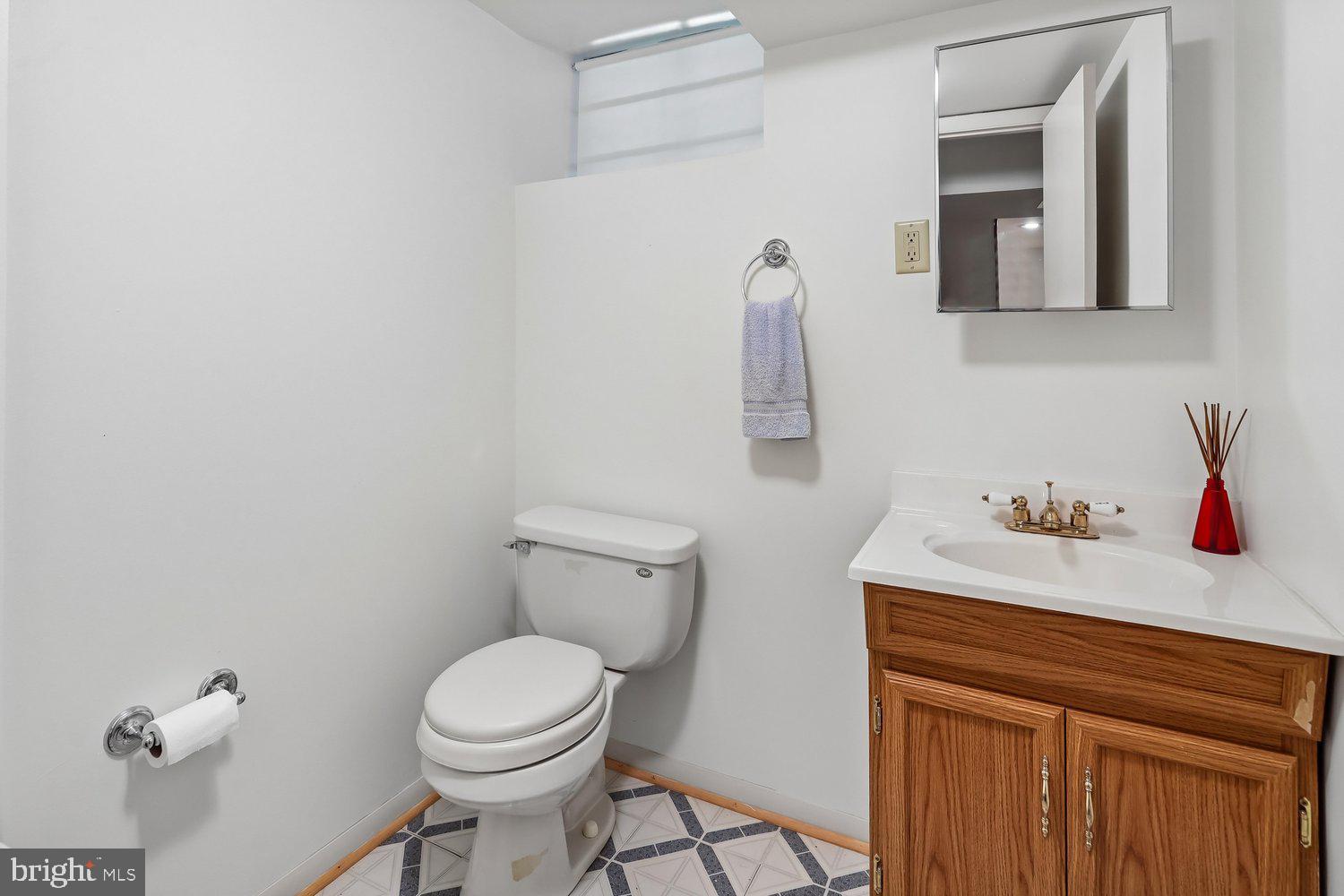 2403 Andorra Place Reston, VA 20191 - Photo 28 of 55 Powder Room