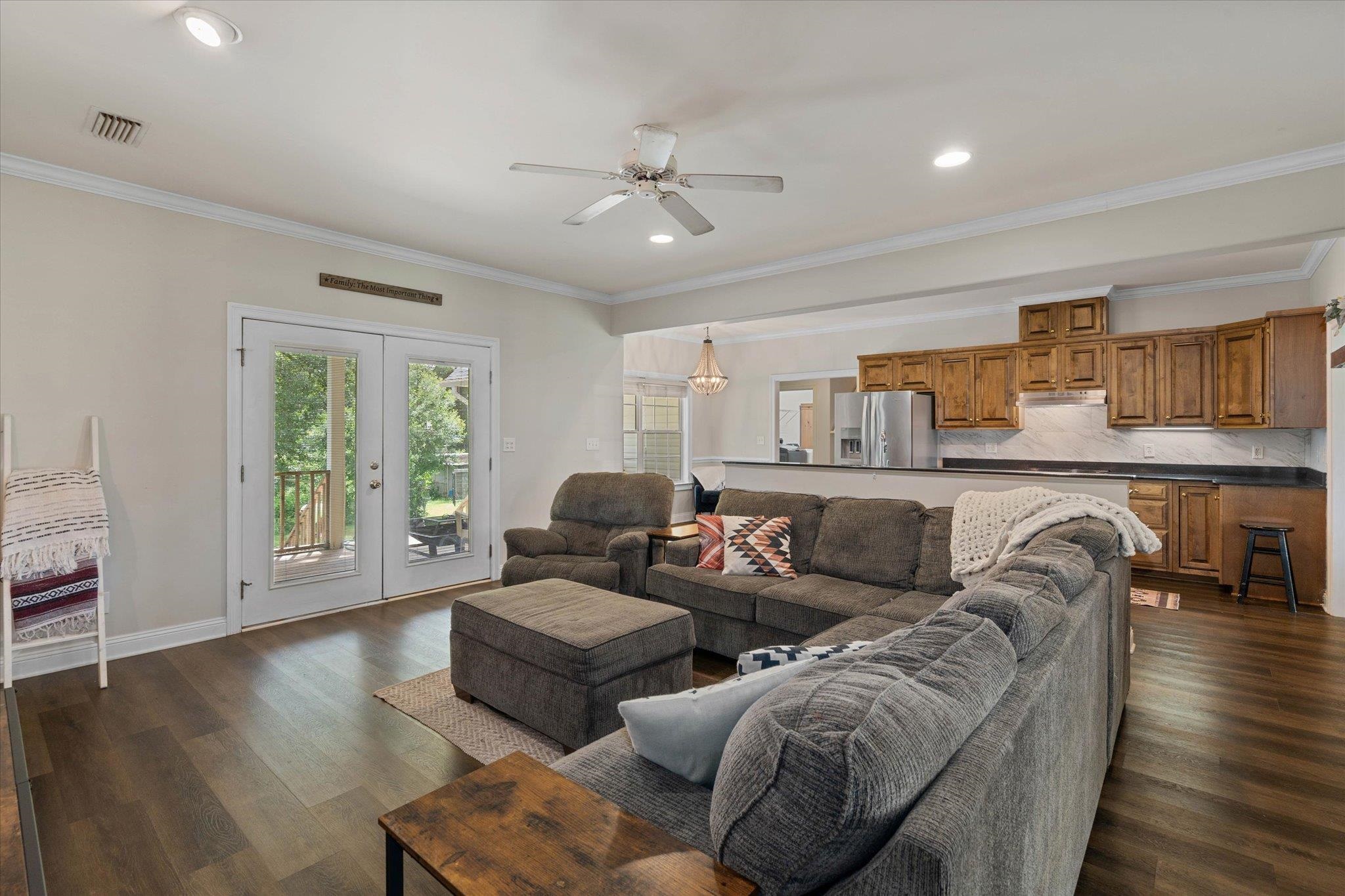 22760 Ridgewood Drive Robertsdale, AL 36567 - Photo 8 of 44 Living Room