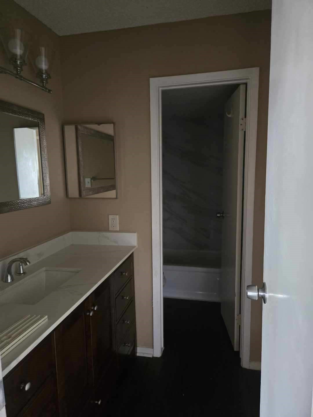 6601 Sands Point Drive, Unit 56 Houston, TX 77074 - Photo 8 of 8 Secondary Bath