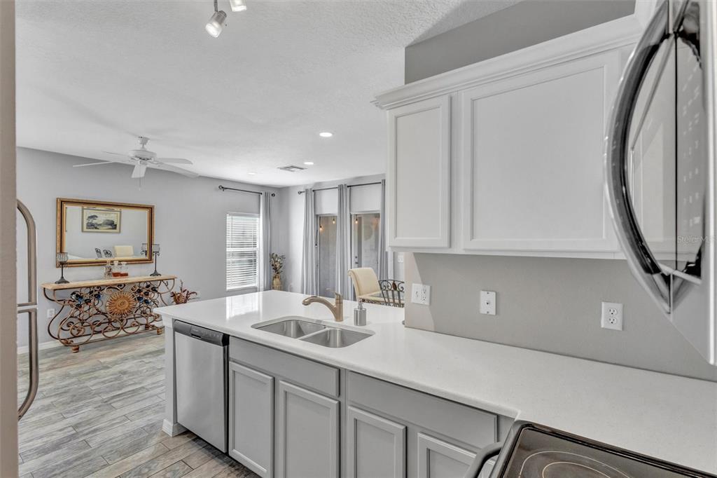 14925 Skip Jack Loop Lakewood Ranch, FL 34202 - Photo 8 of 42