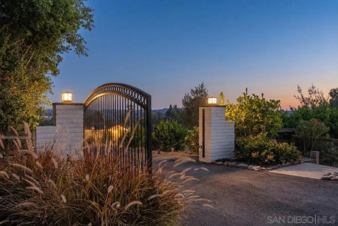 1097 Camino Alisos Fallbrook, CA 92028 - Photo 2 of 67