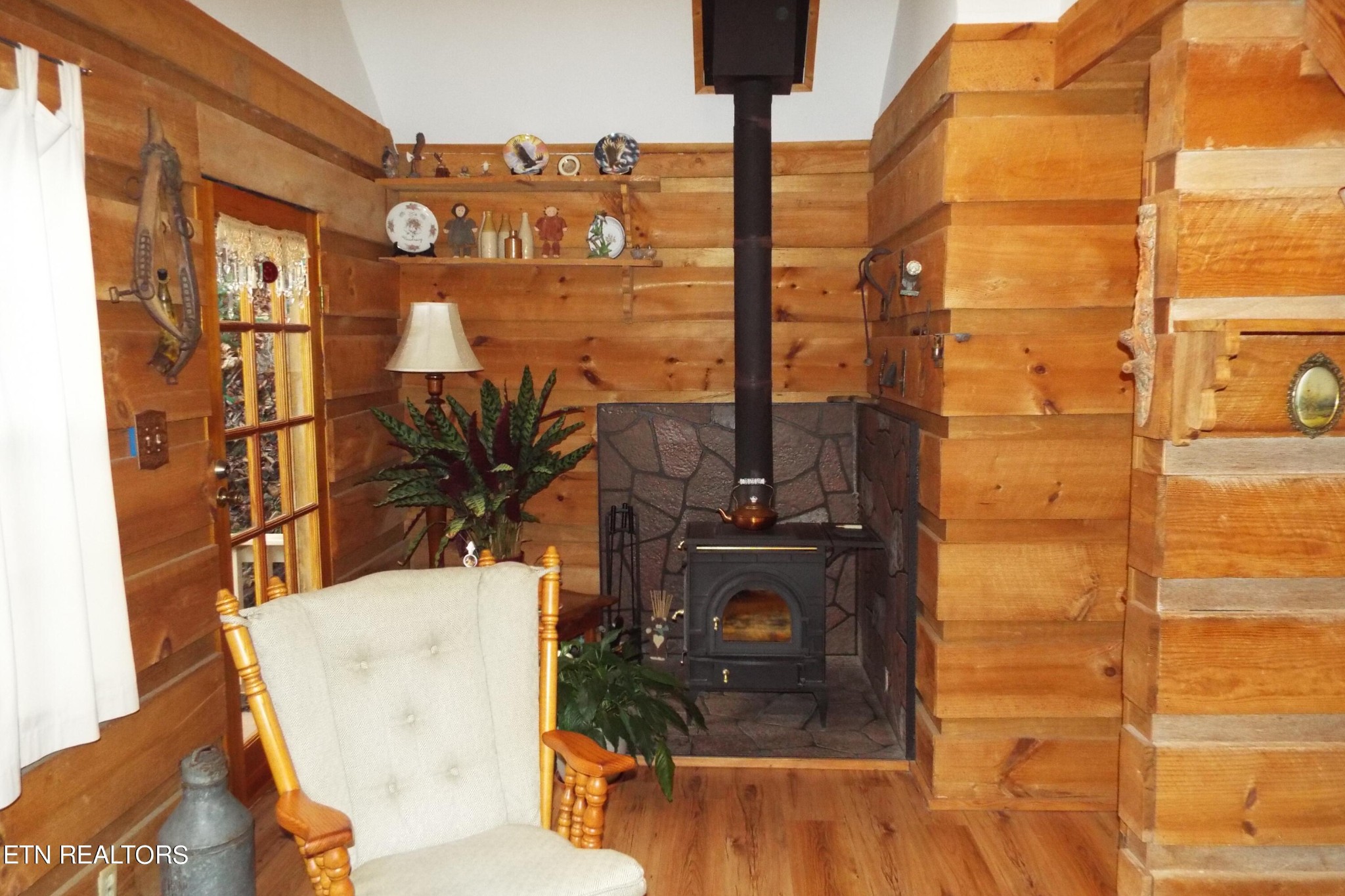 4038 Wildcat Road Sevierville, TN 37862 - Photo 5 of 27 a view of a balcony with chairs