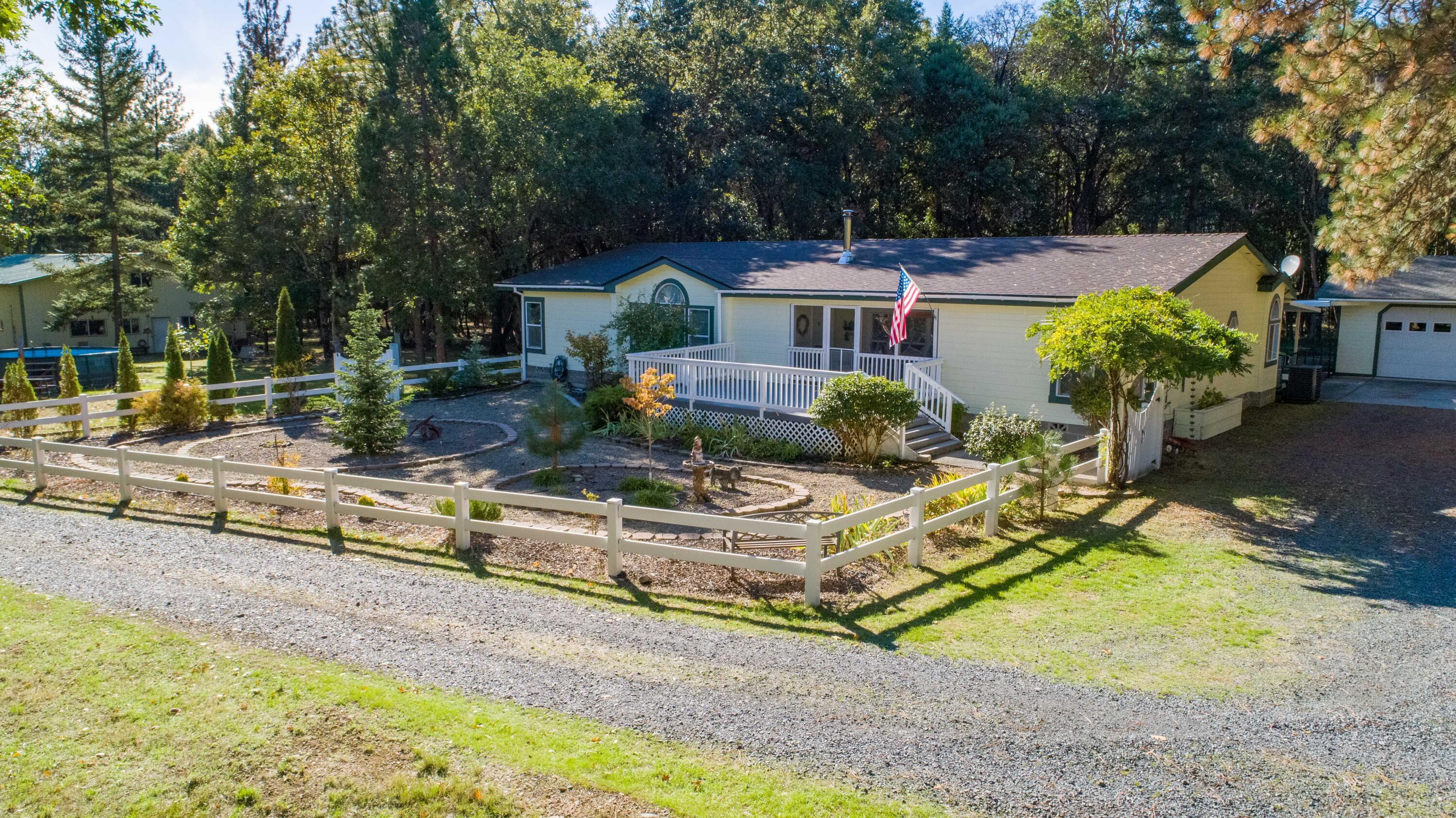 347 Kubli Road Grants Pass, OR 97527 - Photo 7 of 62 347 Kubli - Country Living