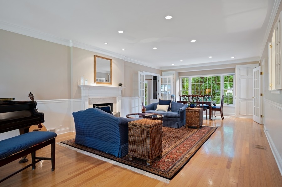 929 Seneca Road Wilmette, IL 60091 - Photo 7 of 31