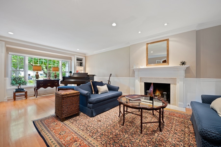 929 Seneca Road Wilmette, IL 60091 - Photo 8 of 31