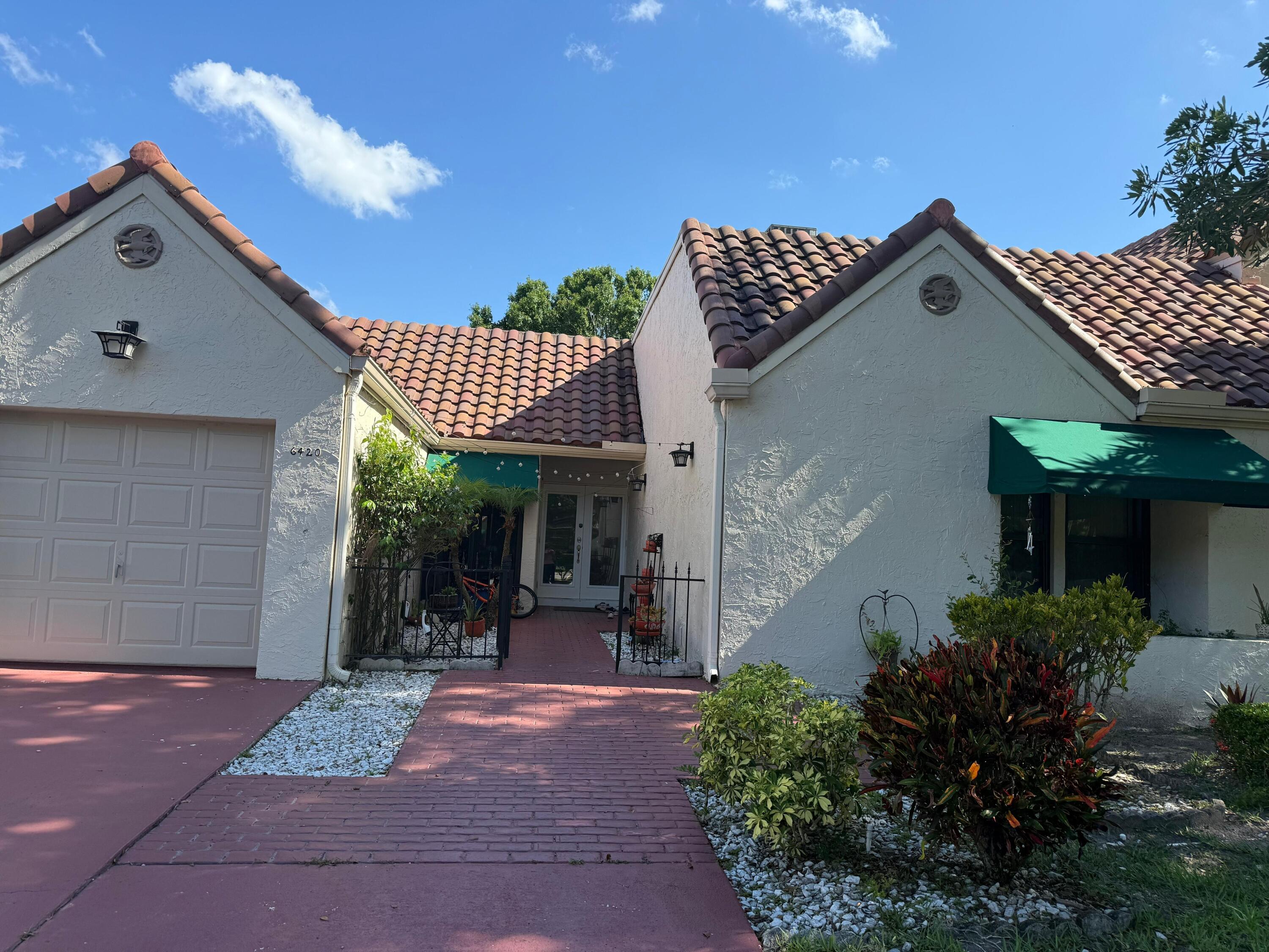6420 Vía Tierra Boca Raton, FL 33433 - Photo 2 of 27 47806022-181b-47b9-95fd-e45c1d73a6a8 Cha