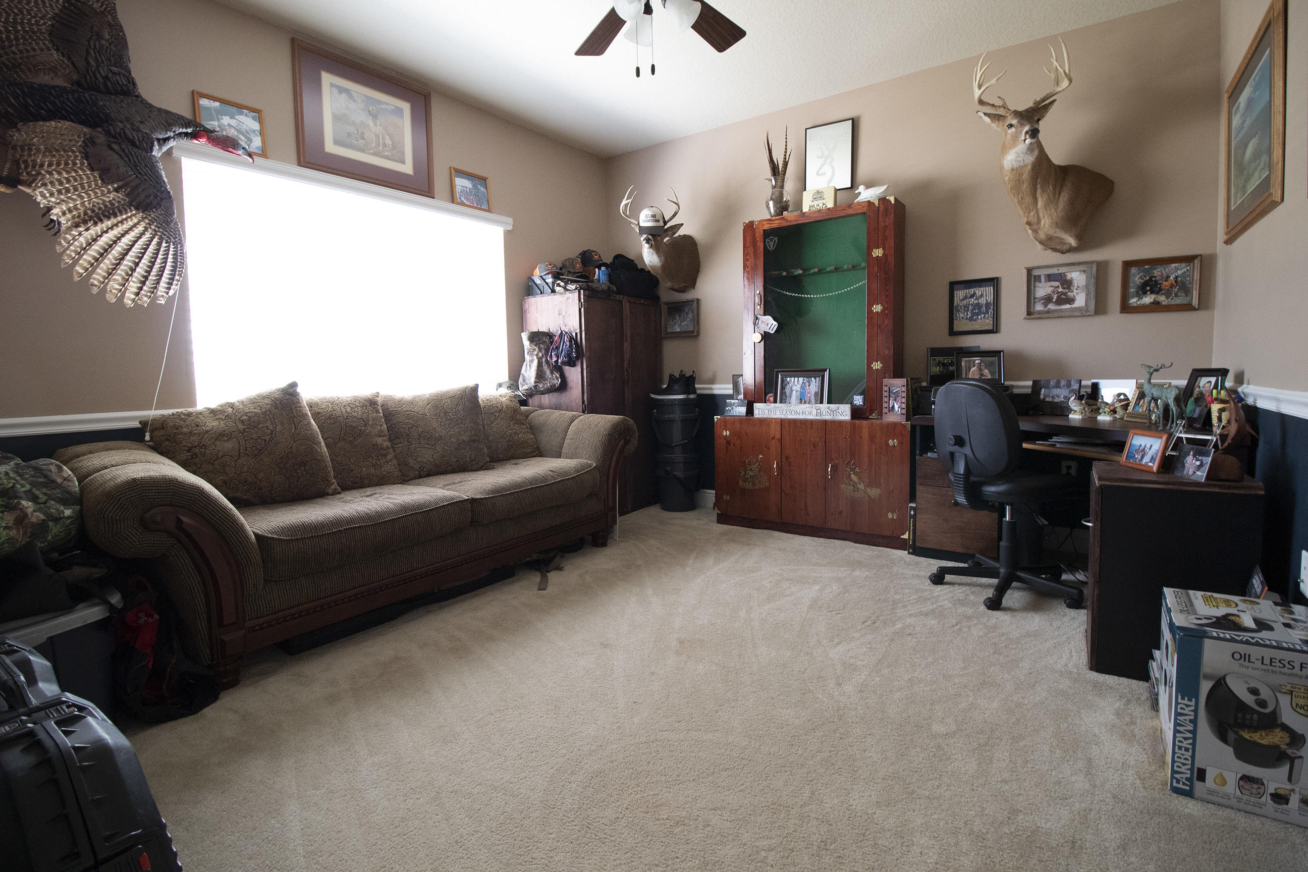 206 Mango Lane Freeport, FL 32439 - Photo 13 of 45 a living room with furniture and a window