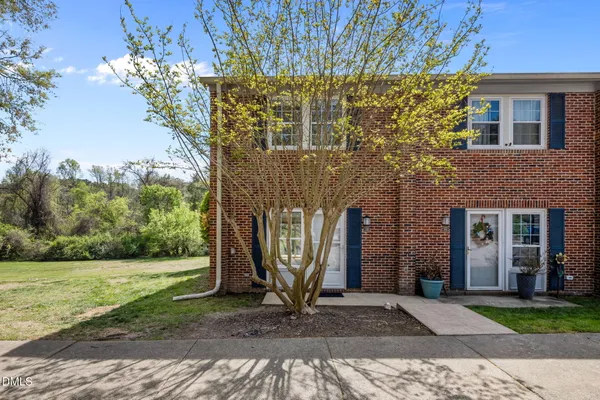 $220,000 | 106 Chaucer Court, Carrboro, NC 27510