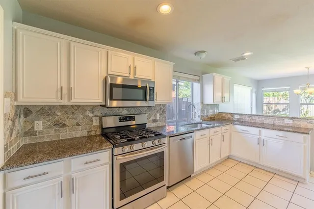 $2,300 | 9200 Warren Drive, McKinney, TX 75071