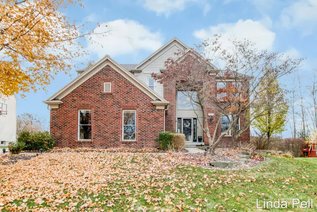 $659,000 | 33 Fox Point Court, Ada, MI 49301