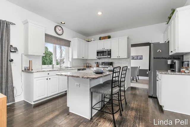 $659,000 | 33 Fox Point Court, Ada, MI 49301