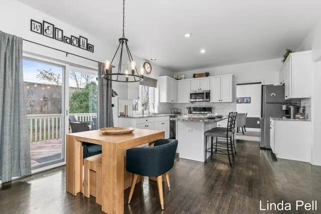 $659,000 | 33 Fox Point Court, Ada, MI 49301