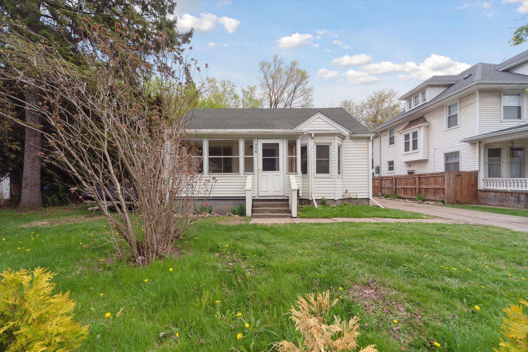 03-715-W-Holmes-Rd-Lansing-MI-48910-Wind