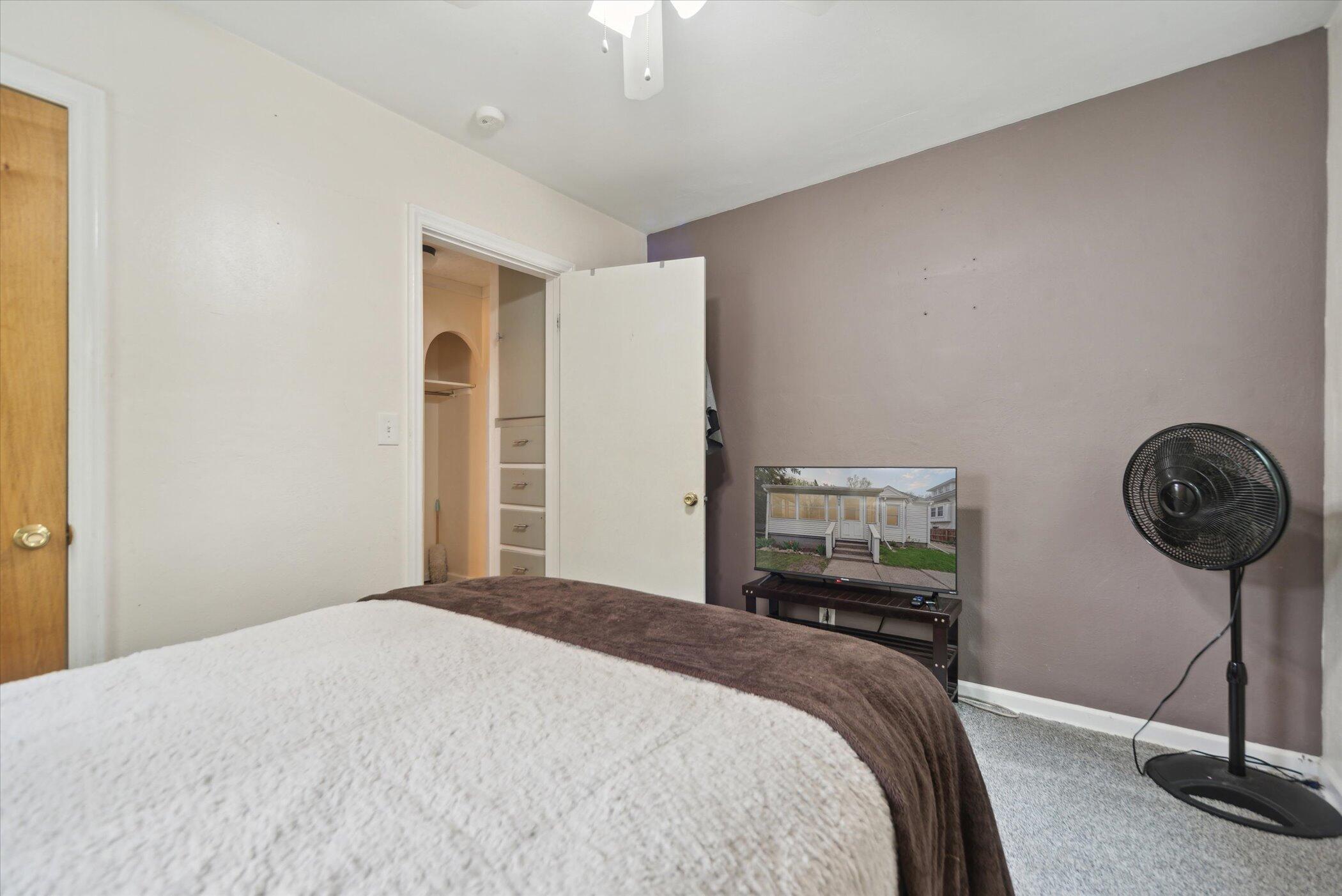 715 West Holmes Road Lansing, MI 48910 - Photo 13 of 24 16-715-W-Holmes-Rd-Lansing-MI-48910-Wind