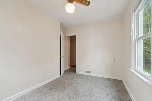 $134,900 | 715 West Holmes Road, Lansing, MI 48910