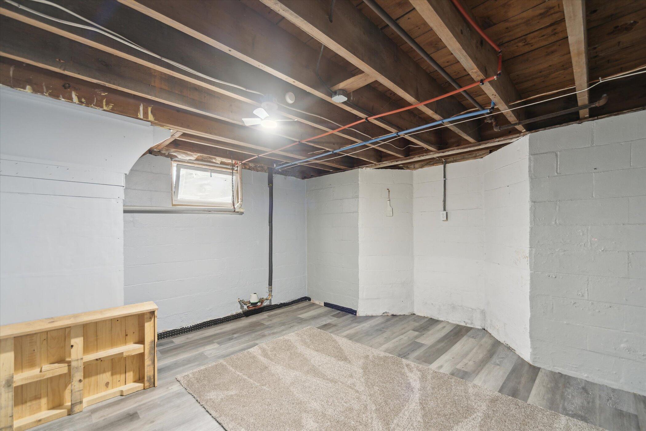 715 West Holmes Road Lansing, MI 48910 - Photo 19 of 24 22-715-W-Holmes-Rd-Lansing-MI-48910-Wind