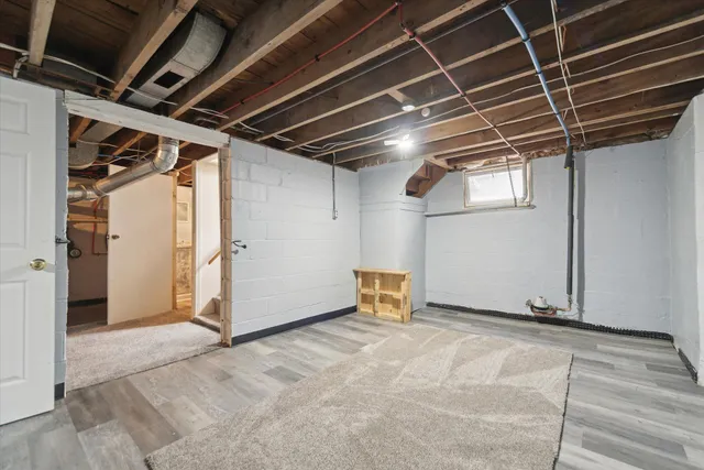 $134,900 | 715 West Holmes Road, Lansing, MI 48910