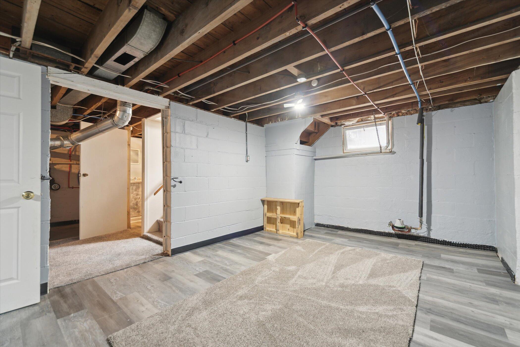 715 West Holmes Road Lansing, MI 48910 - Photo 20 of 24 23-715-W-Holmes-Rd-Lansing-MI-48910-Wind