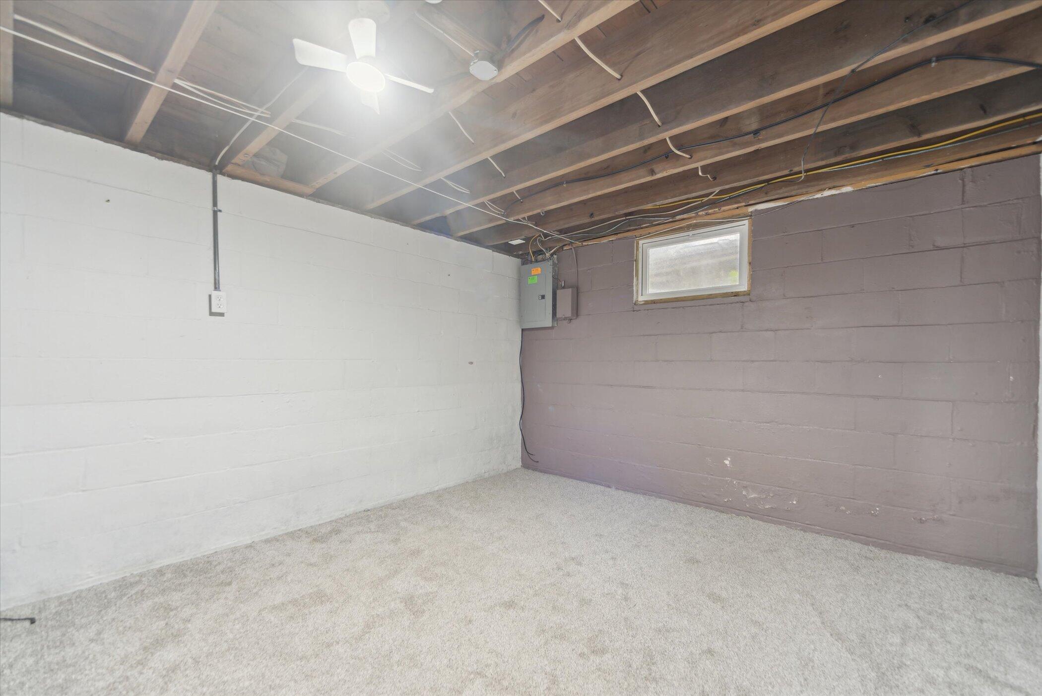 715 West Holmes Road Lansing, MI 48910 - Photo 21 of 24 24-715-W-Holmes-Rd-Lansing-MI-48910-Wind