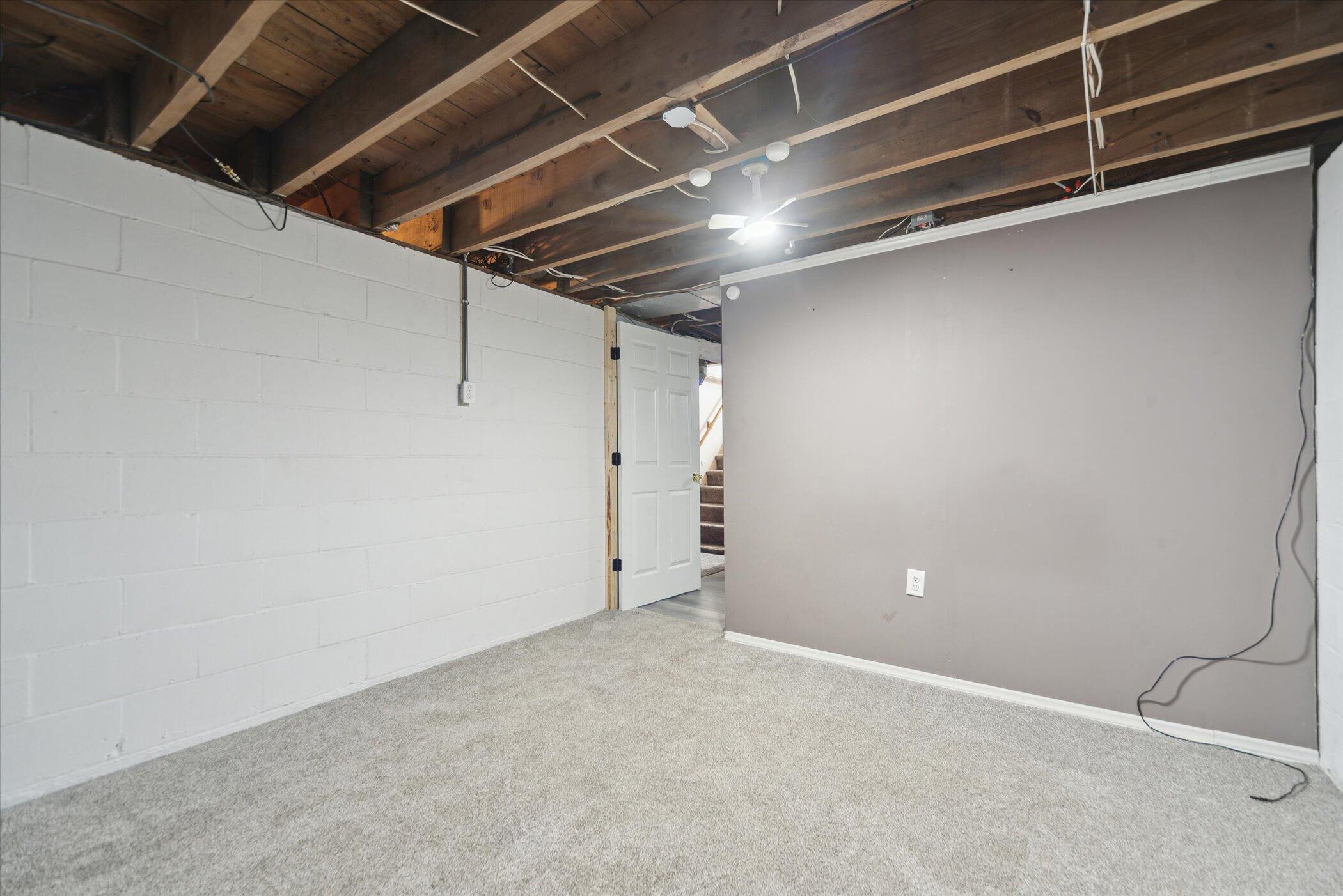 715 West Holmes Road Lansing, MI 48910 - Photo 22 of 24 25-715-W-Holmes-Rd-Lansing-MI-48910-Wind