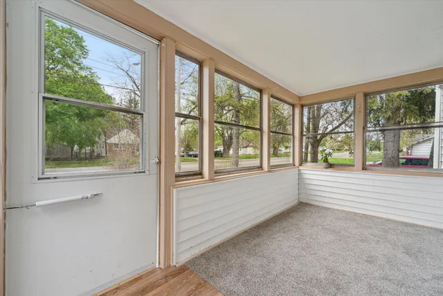 $134,900 | 715 West Holmes Road, Lansing, MI 48910