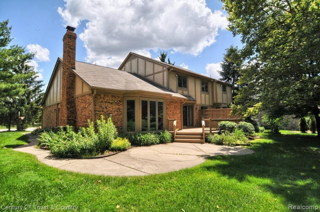 1650 Snowden Circle Rochester, MI 48306 - Photo 33 of 33 Rear.jpg