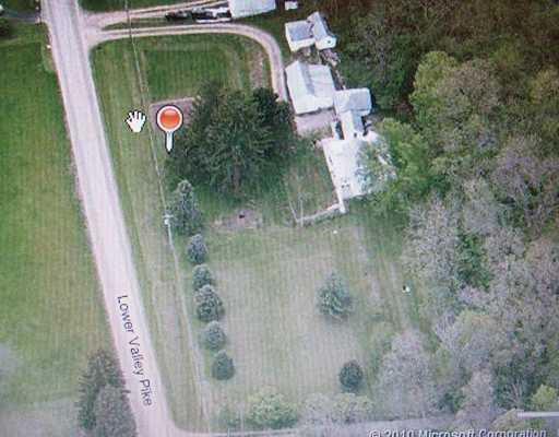 4318 Lower Valley Park Springfield, OH 45506 - Photo 3 of 13