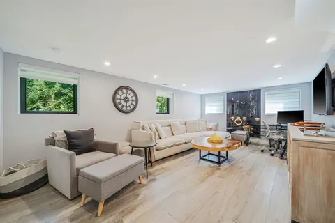 17 Milton Avenue, Sag Harbor, NY 11963