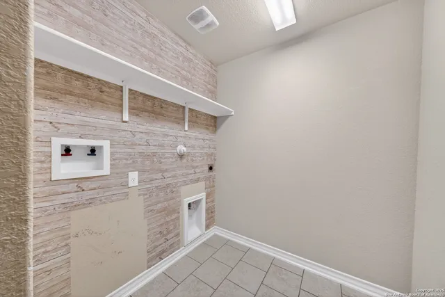 $2,100 | 8710 Fischer Falls, San Antonio, TX 78254