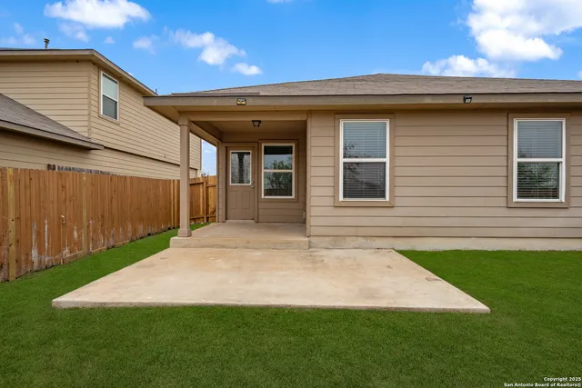 $2,100 | 8710 Fischer Falls, San Antonio, TX 78254
