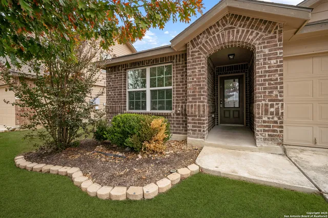$2,100 | 8710 Fischer Falls, San Antonio, TX 78254