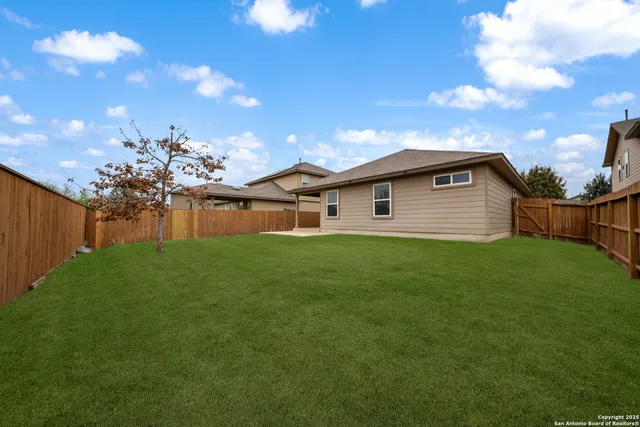$2,100 | 8710 Fischer Falls, San Antonio, TX 78254